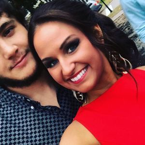 Meet your Posher, Caitlin